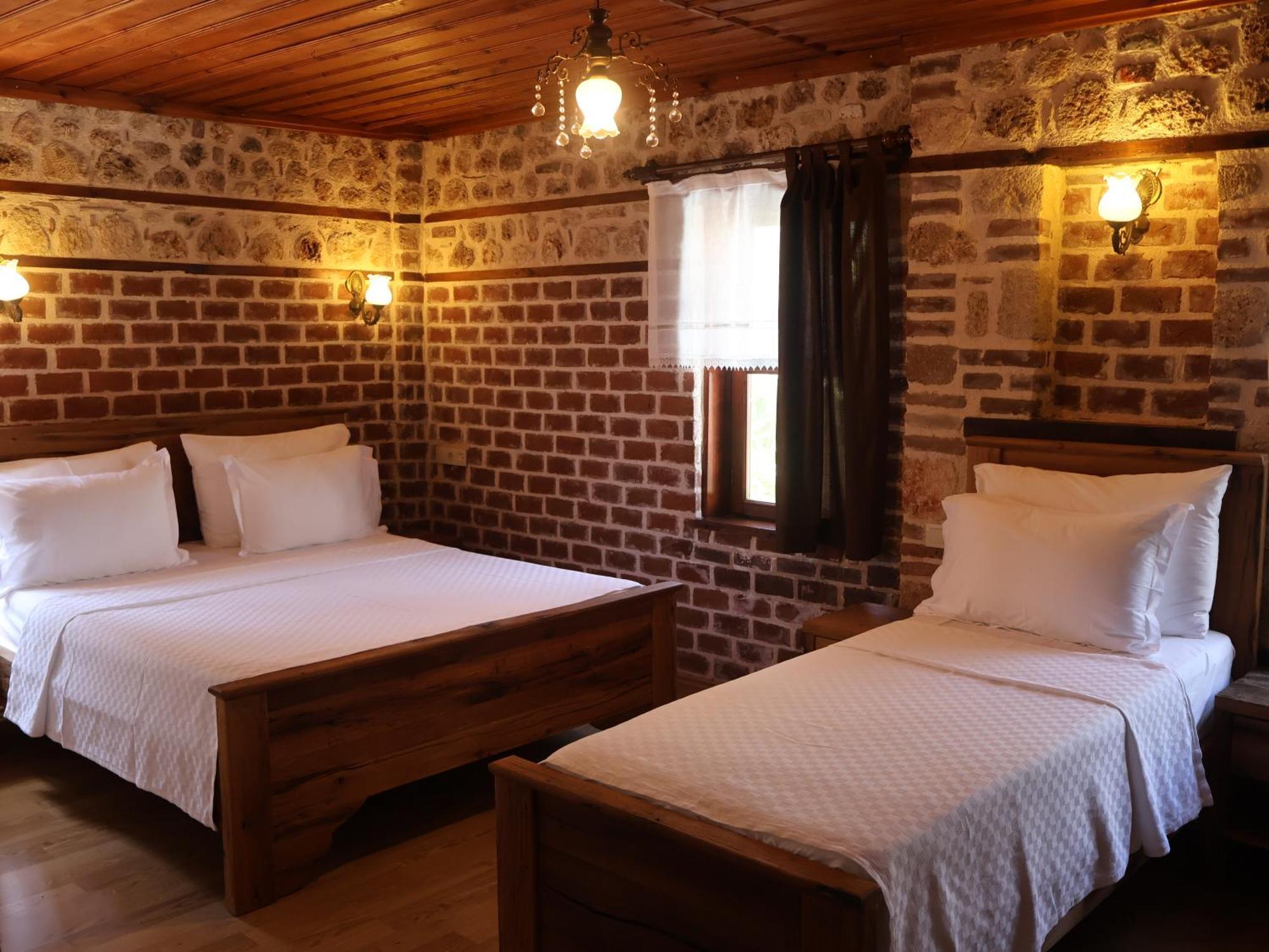 Casa Franco Old Town Hotel Анталия Екстериор снимка